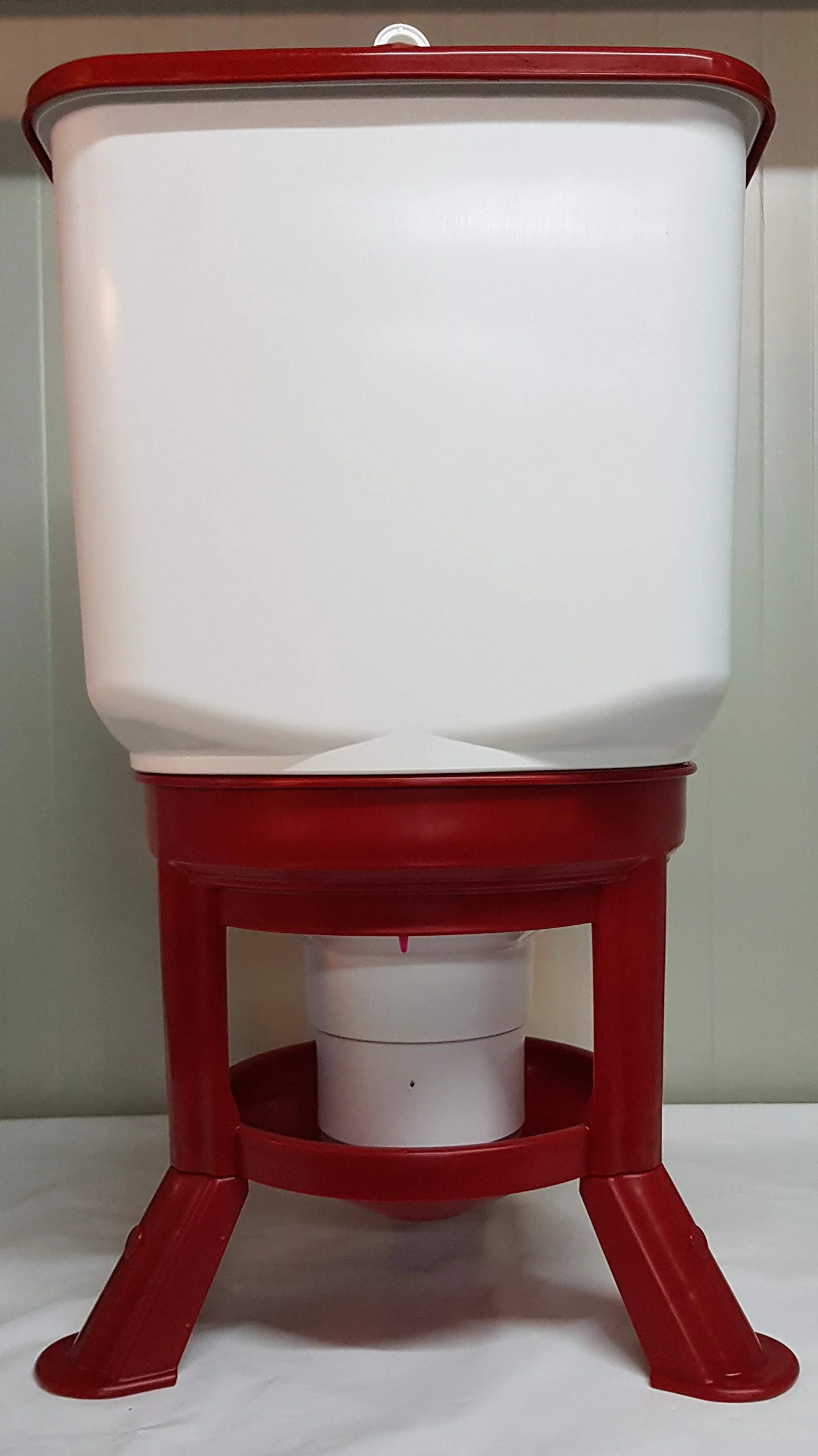 Novital Kerbl Abbeveratoio Pollame Kubic, 50l_ per Allevamento/Agricoltura Urbana Grande