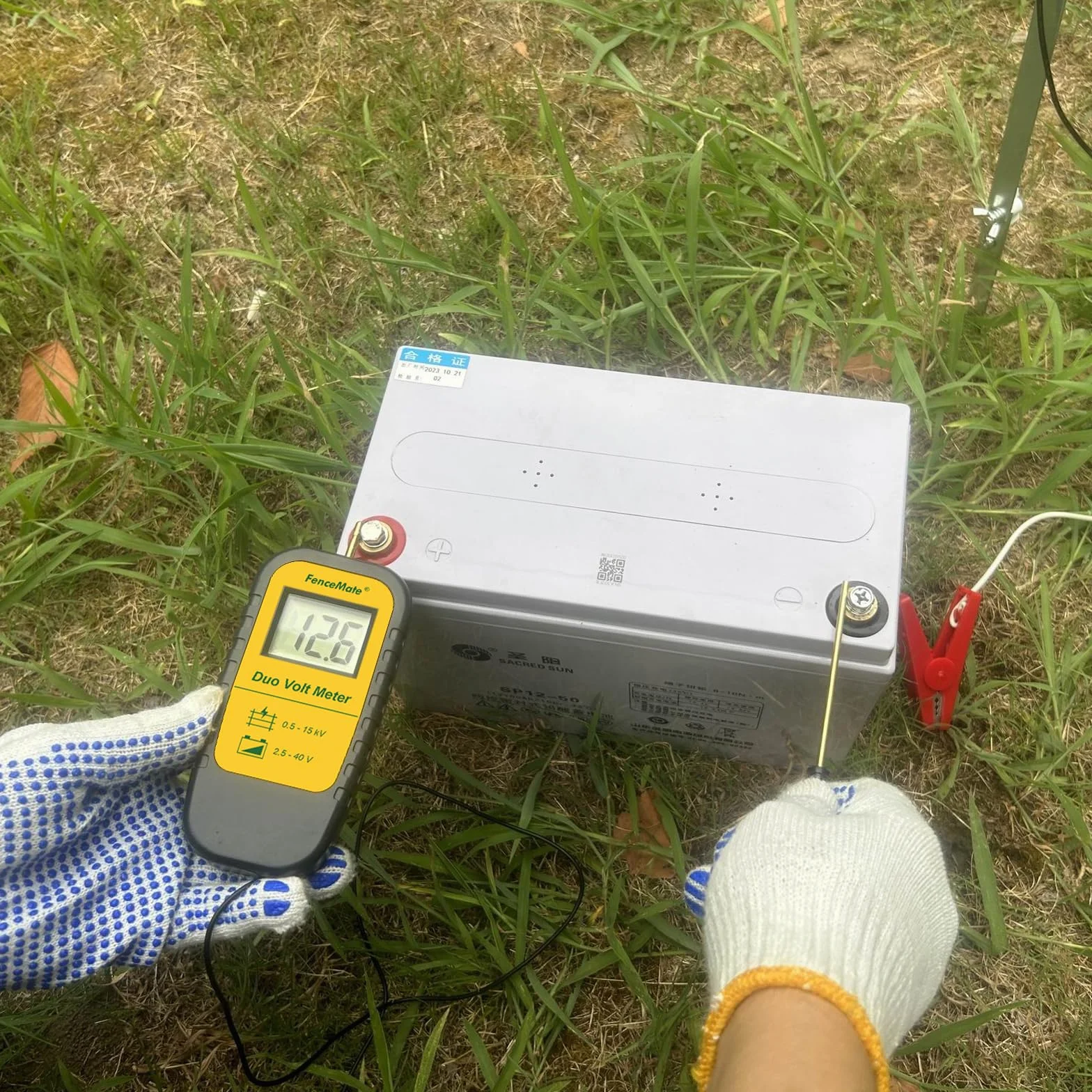 FenceMate Tester digitale per recinzione e batteria/batteria per controllare la tensione della recinzione elettrica da 0,5 – 15 kV e tensione della batteria 2,5 – 40 V, dispositivo di collaudo per il